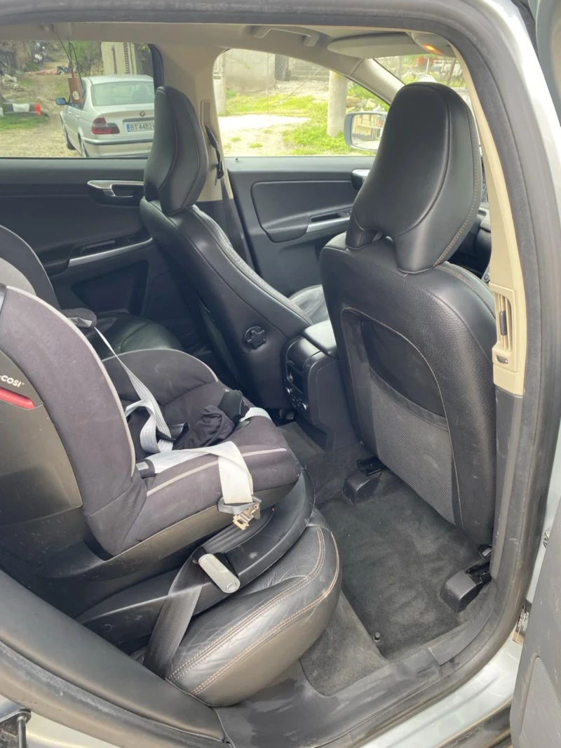 Volvo XC60 2.4D автоматик нави, снимка 9 - Автомобили и джипове - 52674967