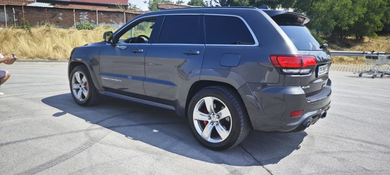 Jeep Grand cherokee СПЕШНО 6.4/Srt/Panorama/Full, снимка 3 - Автомобили и джипове - 52356709