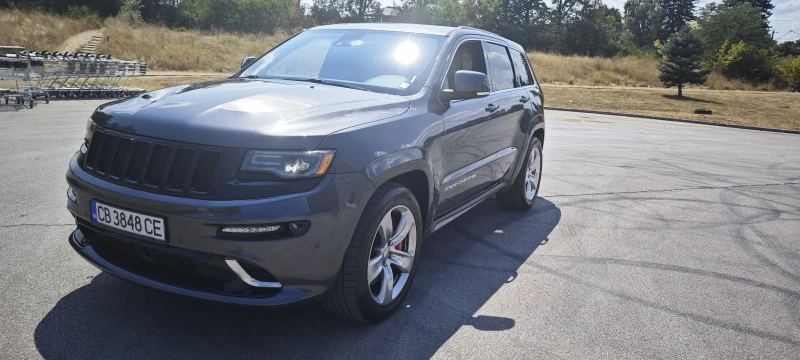 Jeep Grand cherokee СПЕШНО 6.4/Srt/Panorama/Full, снимка 2 - Автомобили и джипове - 52356709