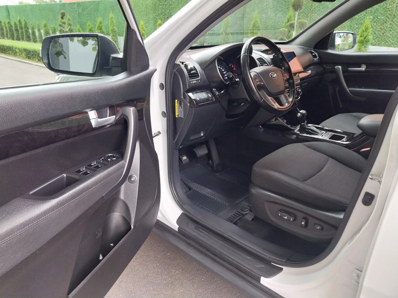 Kia Sorento * 4x4 *  /3.3i V6/NAVI+ FUL/ ASIS-LINE/AWD-TOP, снимка 14 - Автомобили и джипове - 52615665