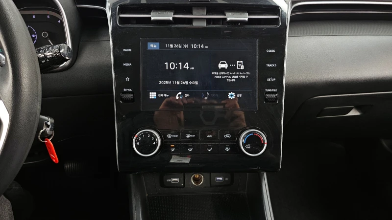 Hyundai Tucson 2.0 CRDI / АВТОМАТИК / СЕРВИЗНА ИСТОРИЯ !!!, снимка 11 - Автомобили и джипове - 53442630