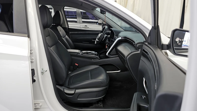 Hyundai Tucson 2.0 CRDI / АВТОМАТИК / СЕРВИЗНА ИСТОРИЯ !!!, снимка 7 - Автомобили и джипове - 53442630