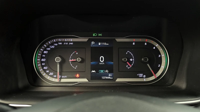 Hyundai Tucson 2.0 CRDI / АВТОМАТИК / СЕРВИЗНА ИСТОРИЯ !!!, снимка 16 - Автомобили и джипове - 53442630