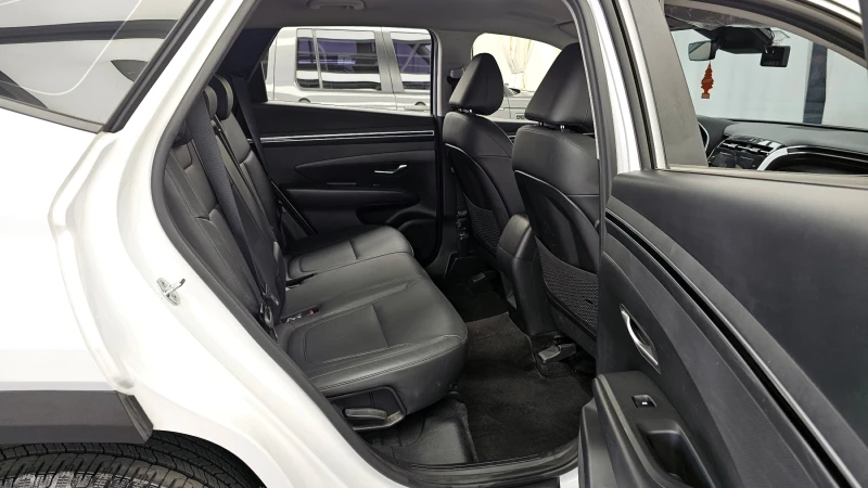 Hyundai Tucson 2.0 CRDI / АВТОМАТИК / СЕРВИЗНА ИСТОРИЯ !!!, снимка 8 - Автомобили и джипове - 53442630