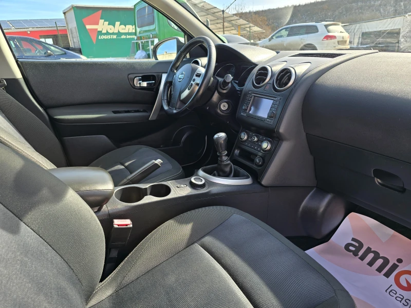 Nissan Qashqai 2.0/4X4/ПАНОР./Швейц., снимка 15 - Автомобили и джипове - 53575930