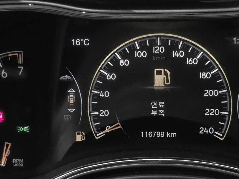 Jeep Grand cherokee OVERLAND 3.6 4x4, снимка 8 - Автомобили и джипове - 54165285