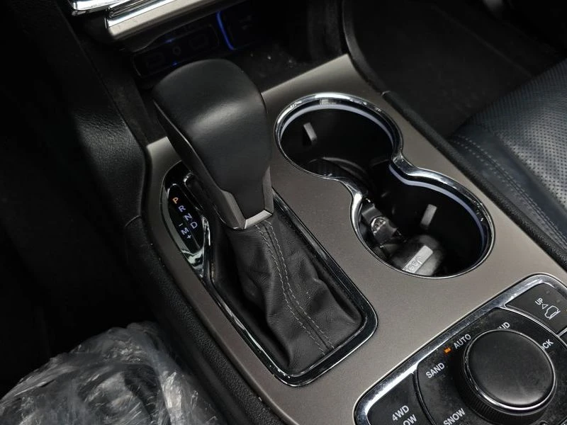 Jeep Grand cherokee OVERLAND 3.6 4x4, снимка 9 - Автомобили и джипове - 54165285