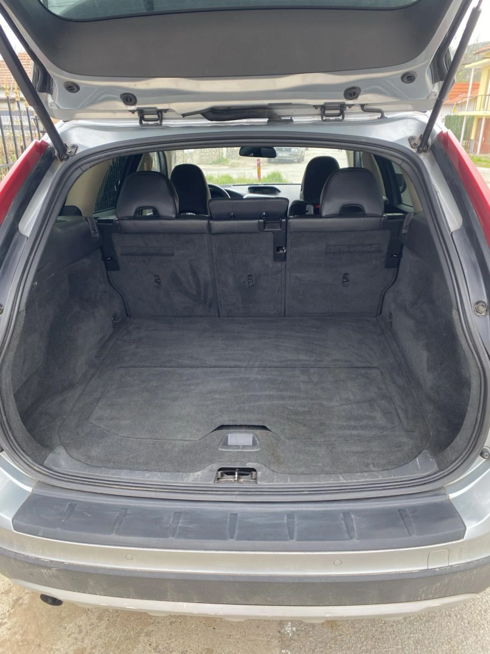Volvo XC60 2.4D автоматик нави - изображение 6