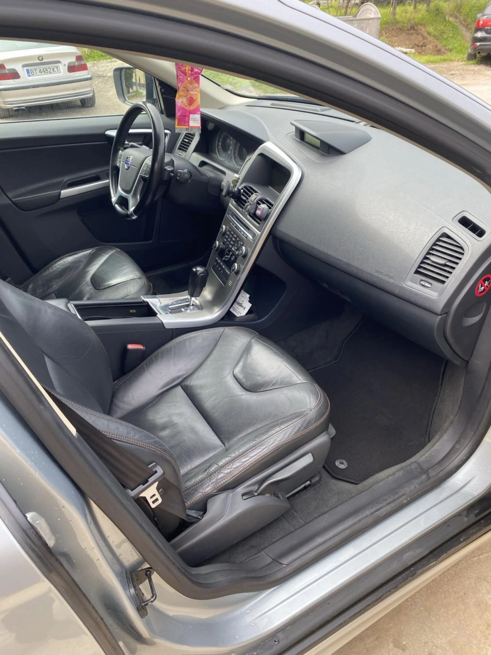 Volvo XC60 2.4D автоматик нави - изображение 8
