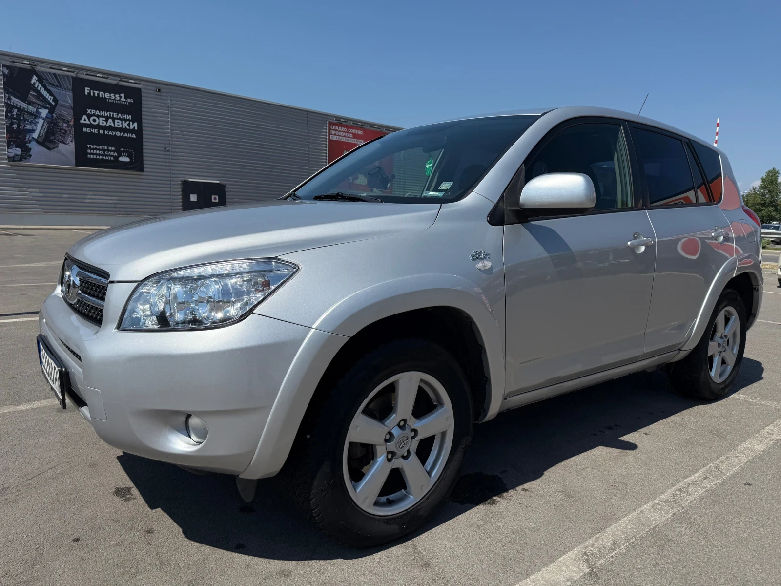 Toyota Rav4 2.2 177к.с. - изображение 2