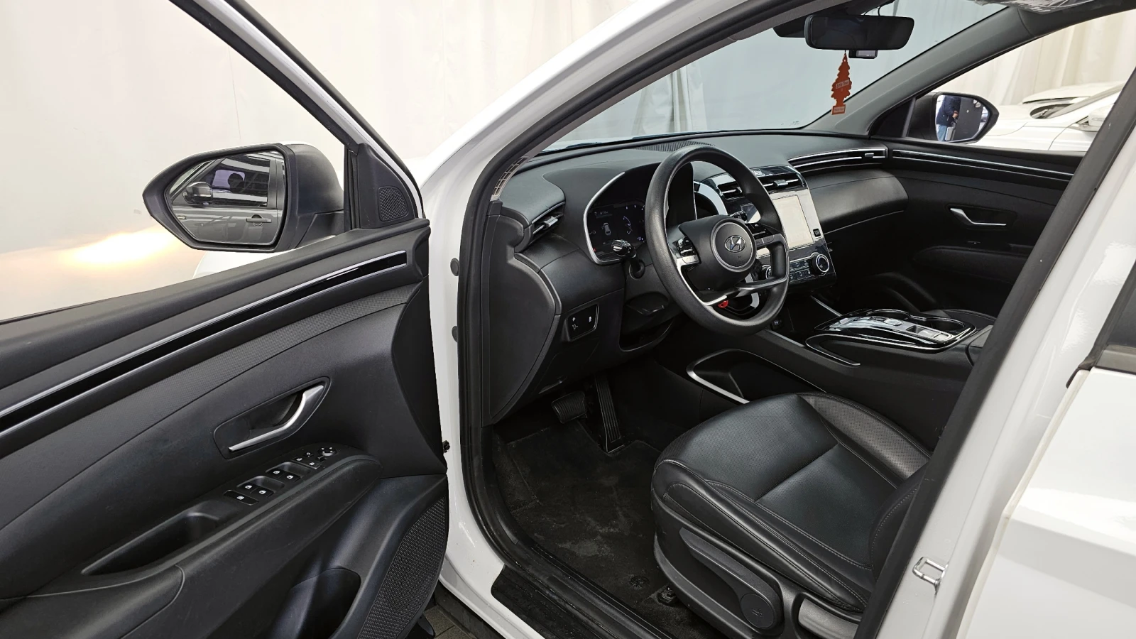 Hyundai Tucson 2.0 CRDI / АВТОМАТИК / СЕРВИЗНА ИСТОРИЯ !!! - изображение 5