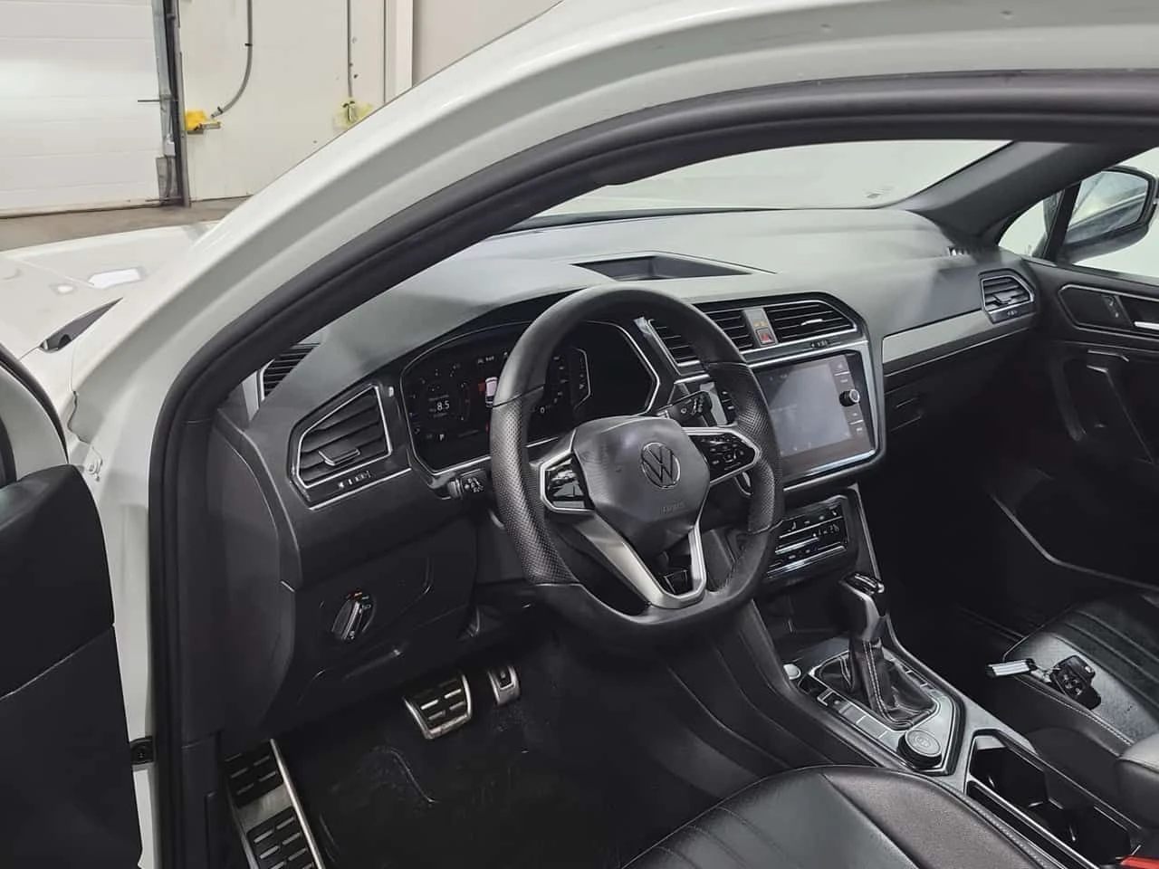 VW Tiguan * Comfortline R Line Black Edition * , снимка 6 - Автомобили и джипове - 54219417