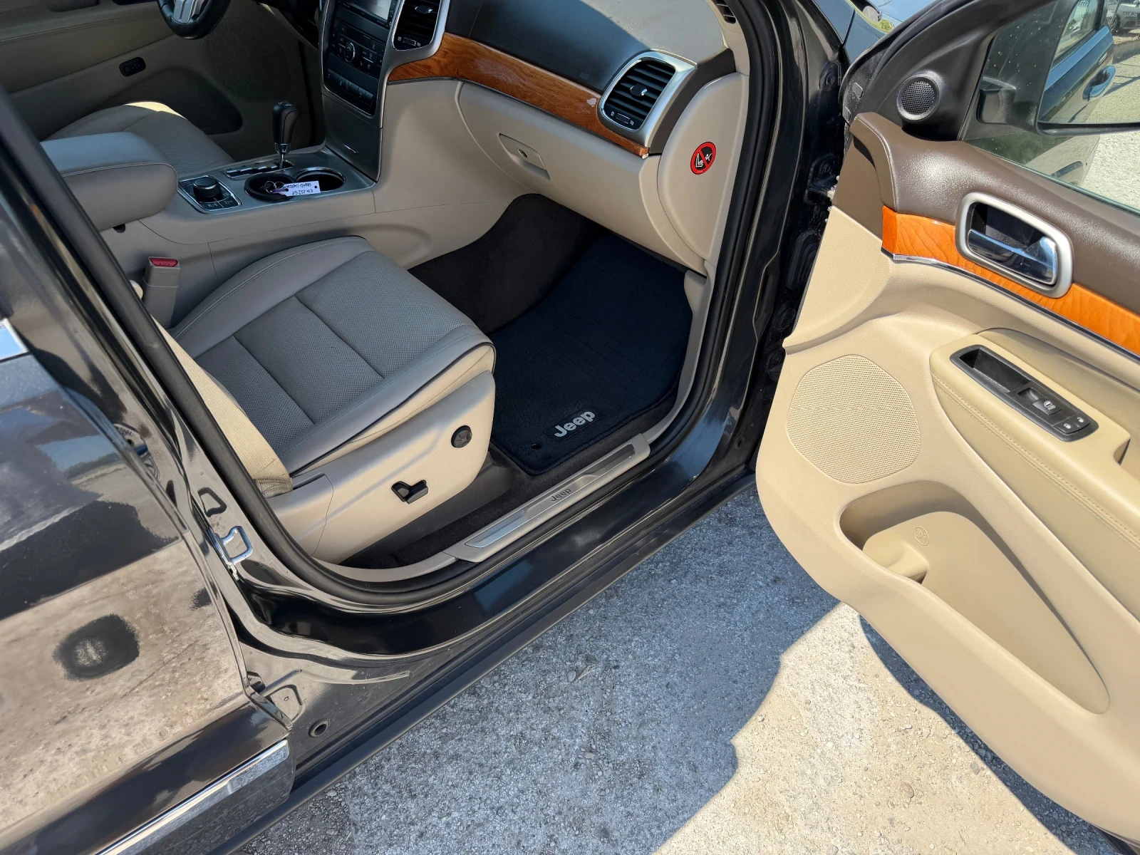 Jeep Grand cherokee 3.0CRDI * Overland* FULL* ����* �����*  | Mobile.bg � ����������� 11