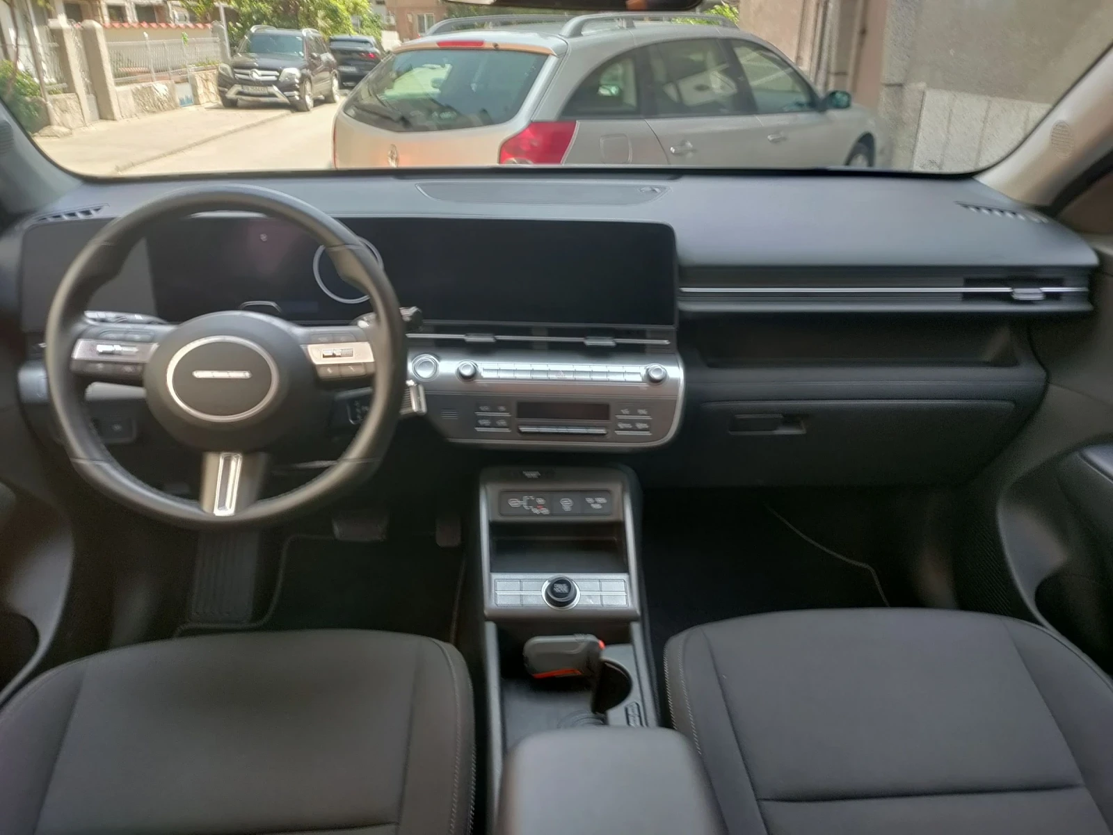 Hyundai Kona 65.4kwh 218к.с Термопомпа 2024г., снимка 10 - Автомобили и джипове - 55296367