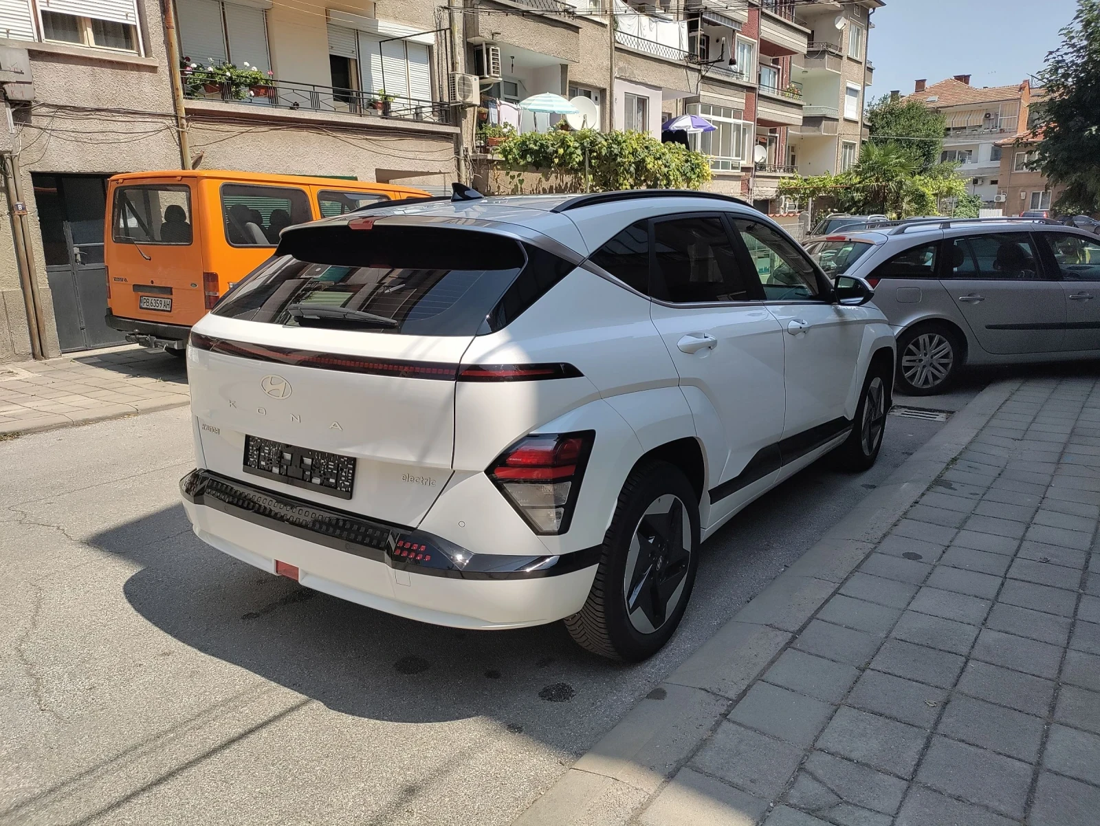 Hyundai Kona 65.4kwh 218к.с Термопомпа 2024г., снимка 6 - Автомобили и джипове - 55296367