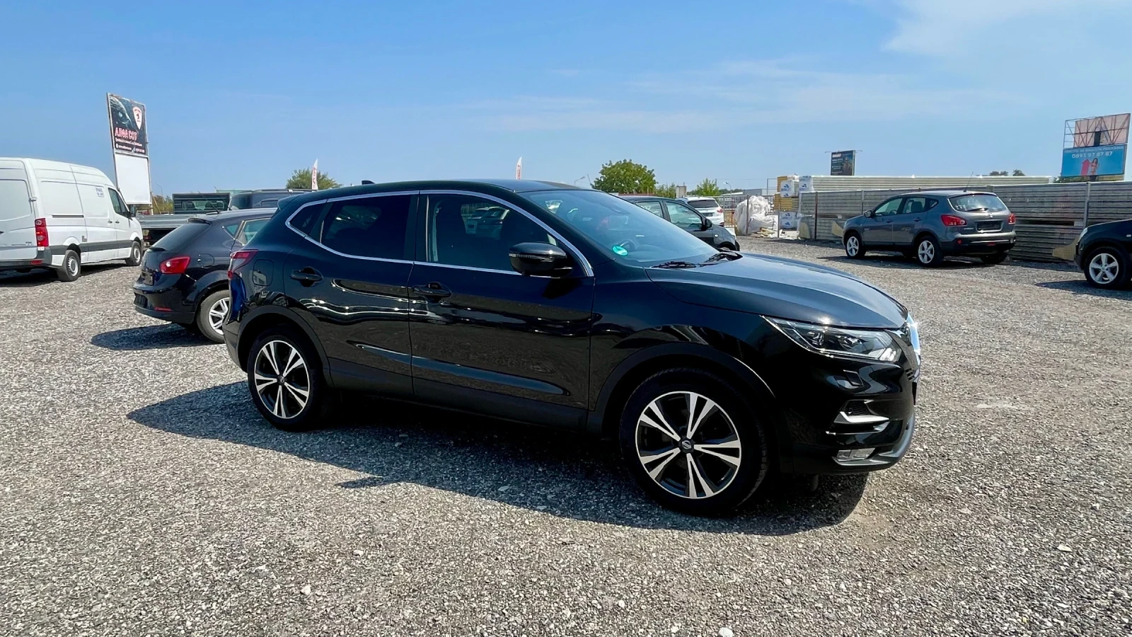 Nissan Qashqai АВТОМАТ/360 КАМЕРА/НАВИ, снимка 4 - Автомобили и джипове - 56040547