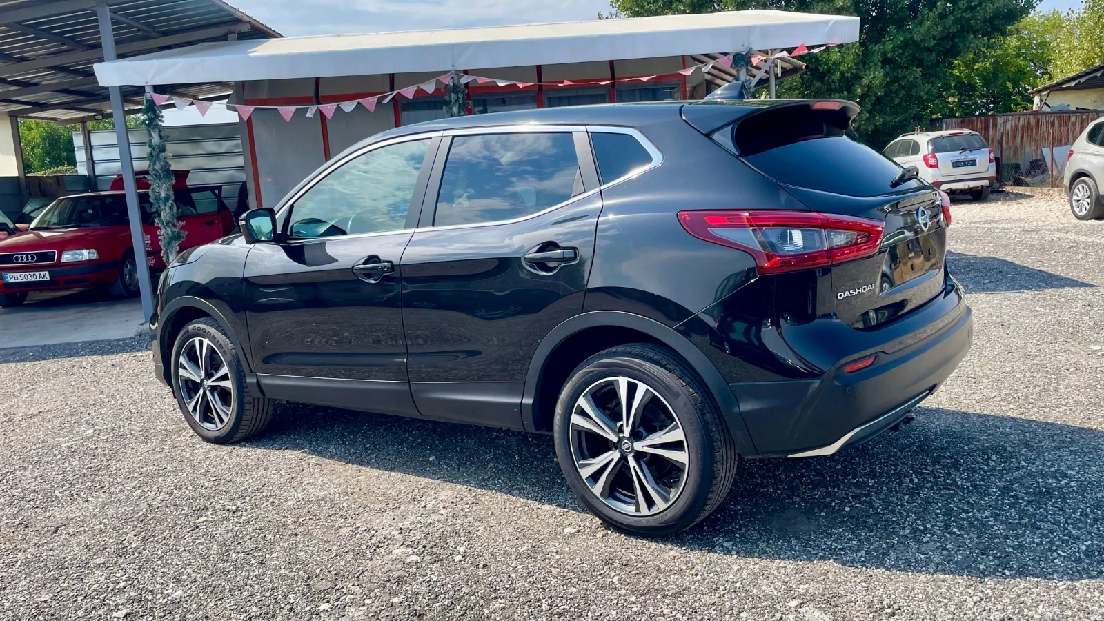 Nissan Qashqai АВТОМАТ/360 КАМЕРА/НАВИ, снимка 7 - Автомобили и джипове - 56040547