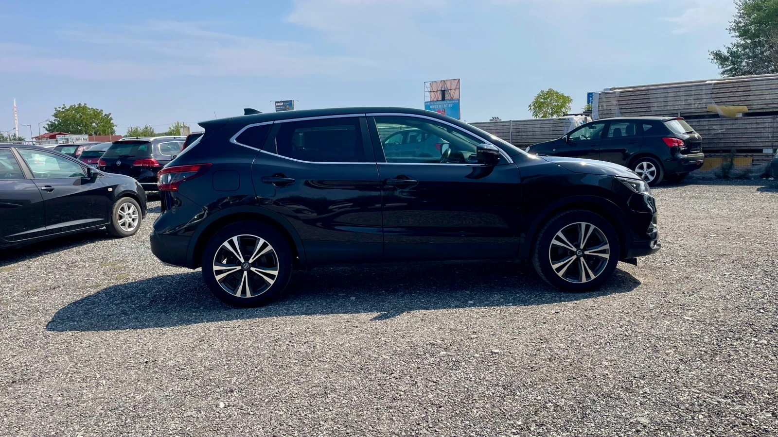 Nissan Qashqai АВТОМАТ/360 КАМЕРА/НАВИ, снимка 8 - Автомобили и джипове - 56040547