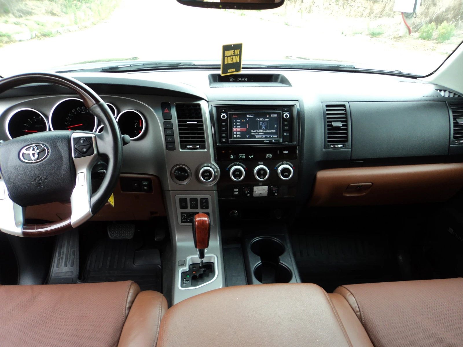 Toyota Sequoia PLATINUM, снимка 11 - Автомобили и джипове - 56244461