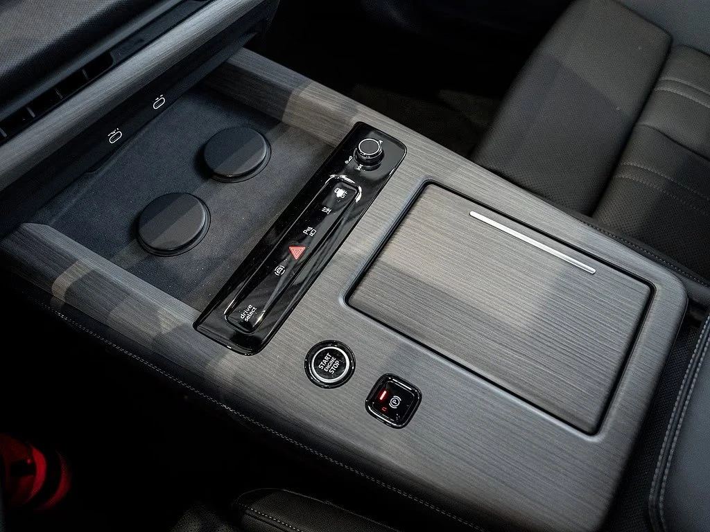 Audi Q7 TDI / TECH PLUS / S-LINE / HUD / PANO/ 360/ MATRIX, снимка 10 - Автомобили и джипове - 56336138