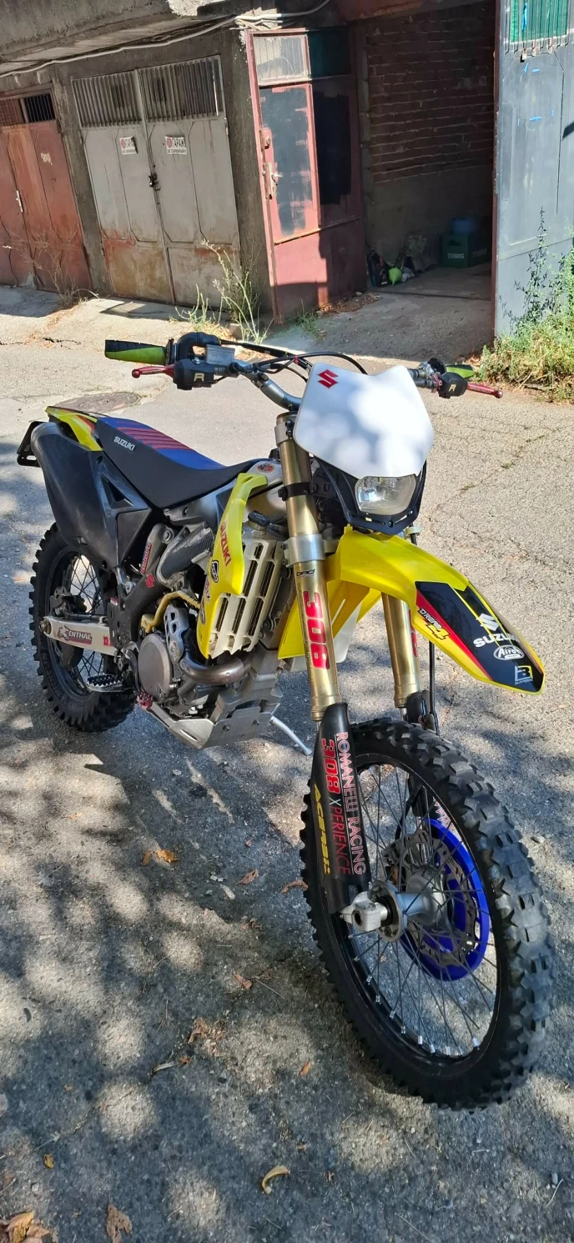 Suzuki Rmz