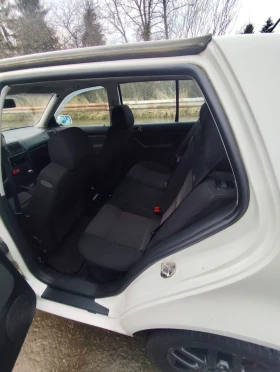 VW Golf - 2300 € / 4498.41 лв. - 43306172 11