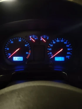 VW Golf - 2300 € / 4498.41 лв. - 43306172 12