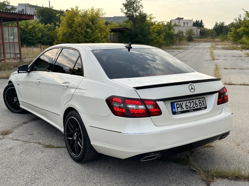 Mercedes-Benz E 300, снимка 5 - Автомобили и джипове - 47122346