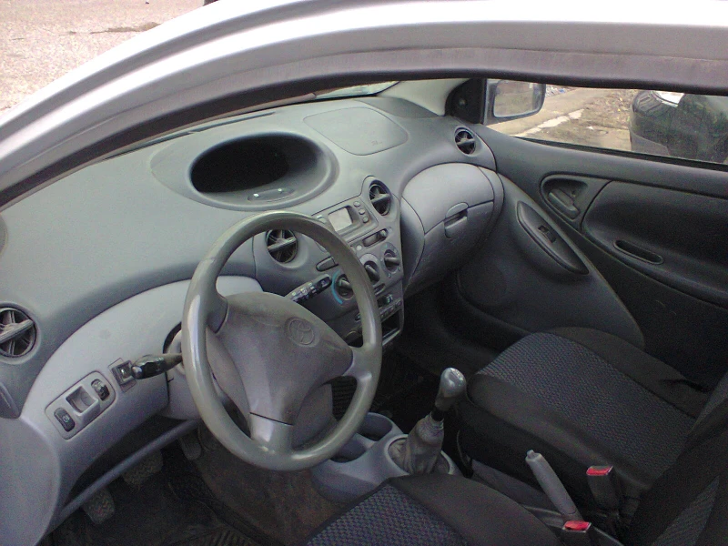 Toyota Yaris 1.0VVT Газ/Бензин, снимка 14 - Автомобили и джипове - 49091889