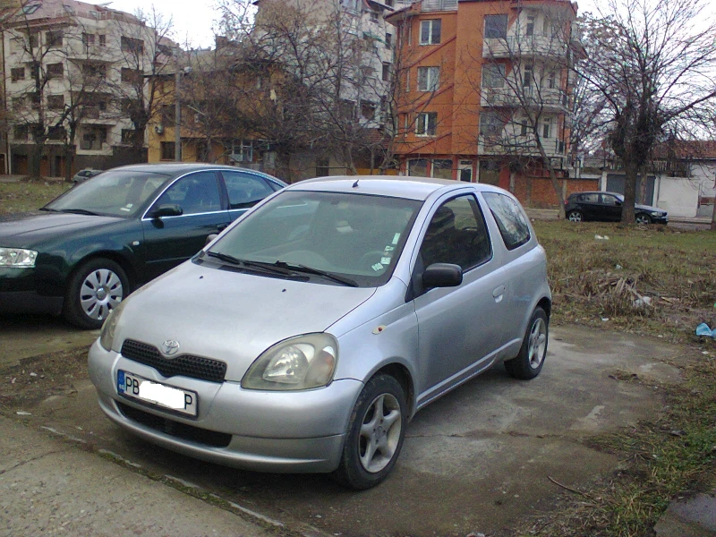 Toyota Yaris 1.0VVT Газ/Бензин, снимка 7 - Автомобили и джипове - 49091889