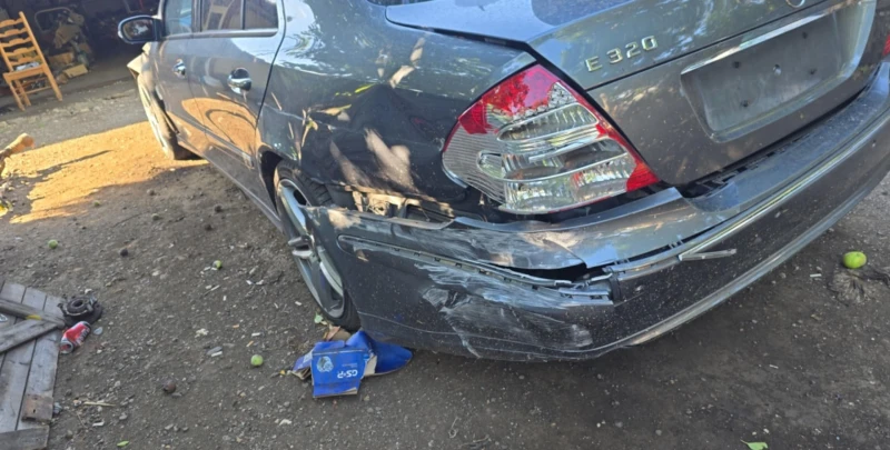 Mercedes-Benz E 320 V образен ОМ 642, снимка 9 - Автомобили и джипове - 51446243