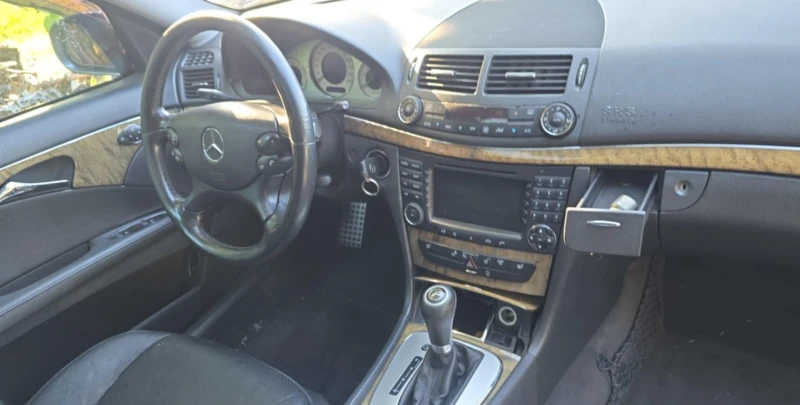 Mercedes-Benz E 320 V образен ОМ 642, снимка 7 - Автомобили и джипове - 51446243