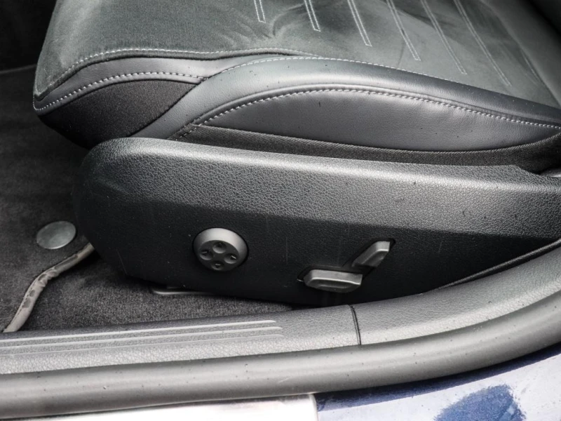 Mercedes-Benz C 200 AMG/ 4-MATIC/ LED/ CAMERA/ KEYLESS/, снимка 7 - Автомобили и джипове - 53088427