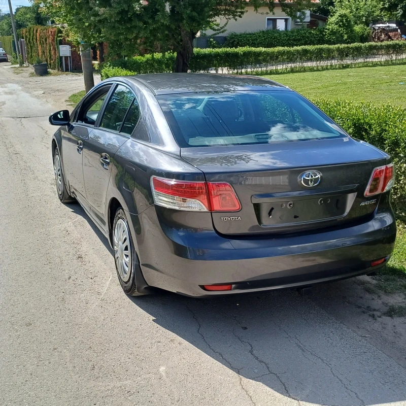 Toyota Avensis 132к.с Бензин Седан , снимка 6 - Автомобили и джипове - 53472955