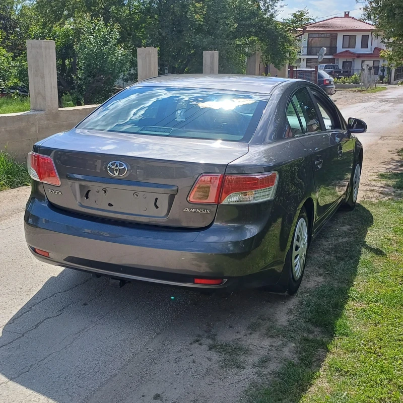 Toyota Avensis 132к.с Бензин Седан , снимка 5 - Автомобили и джипове - 53472955