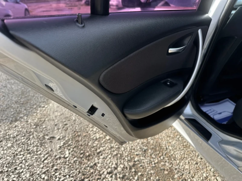 BMW 118 2.0d 143kc M-sport, снимка 7 - Автомобили и джипове - 53529768