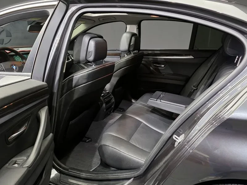 BMW 520, снимка 11 - Автомобили и джипове - 54591190