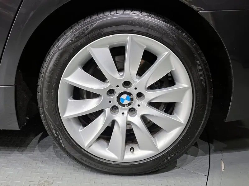 BMW 520, снимка 5 - Автомобили и джипове - 54591190