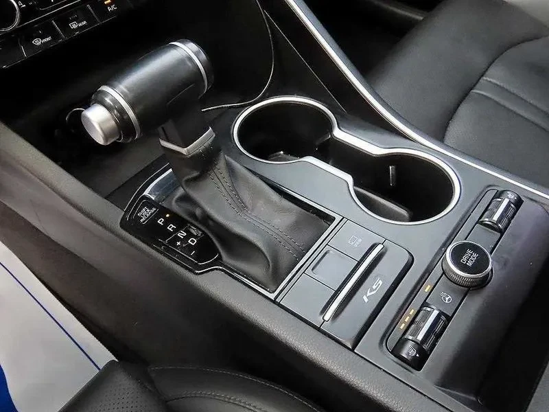Kia K5 2.0 Lpi Standard, снимка 10 - Автомобили и джипове - 55739520