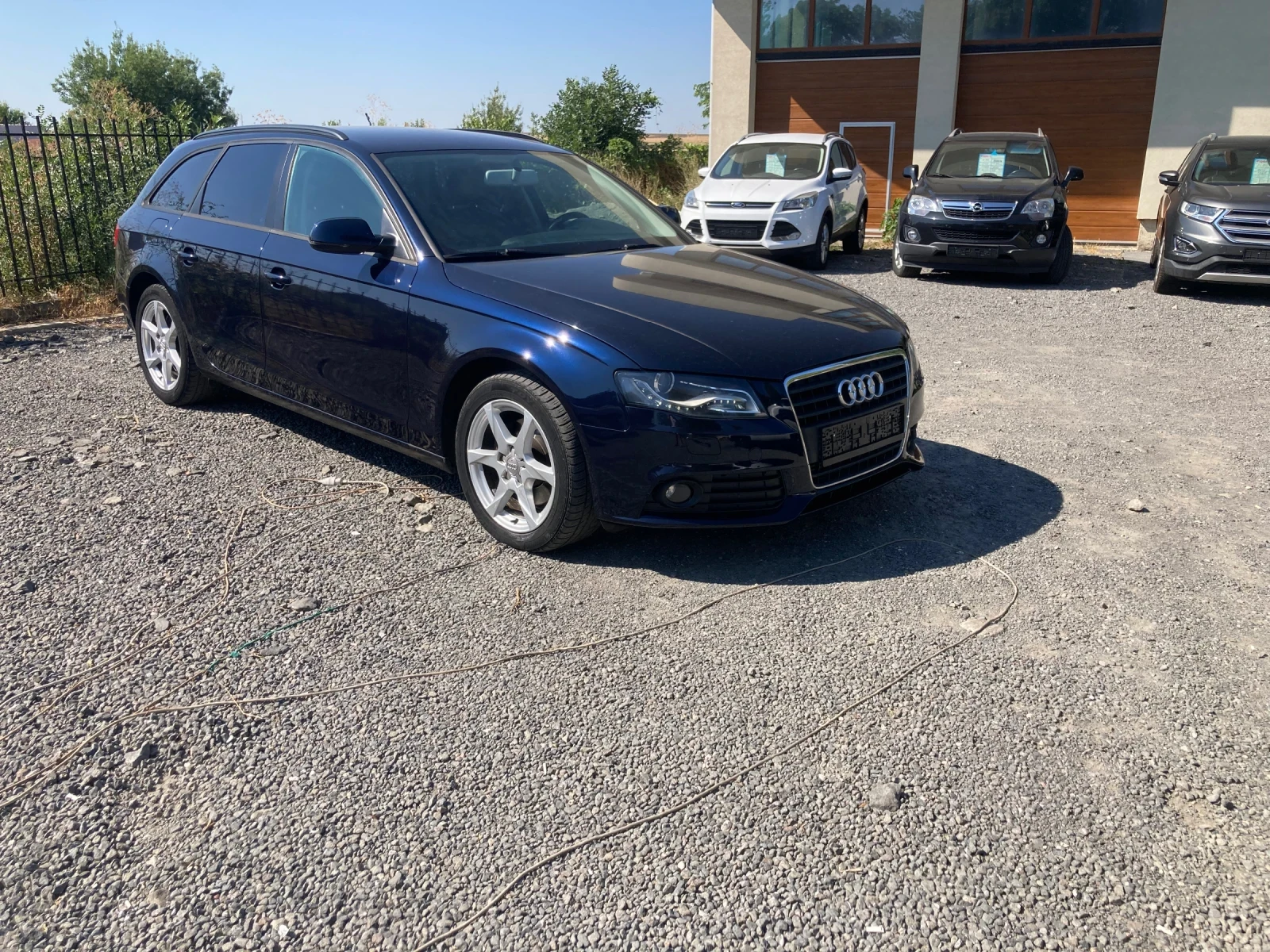 Audi A4   120 ХИЛ.... - изображение 2