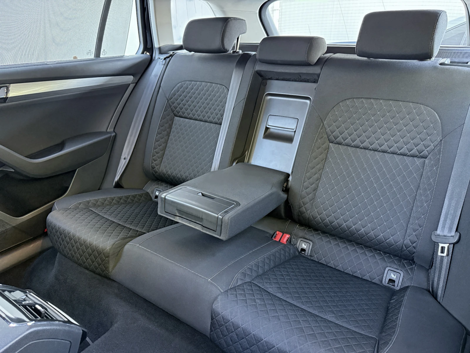 Skoda Superb 2.0 TDI DSG Facelift Full LED | Mobile.bg � ����������� 10