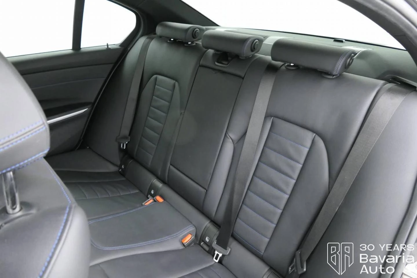 BMW 330 i xDrive M Sport Paket Sportautomatic | Mobile.bg   8