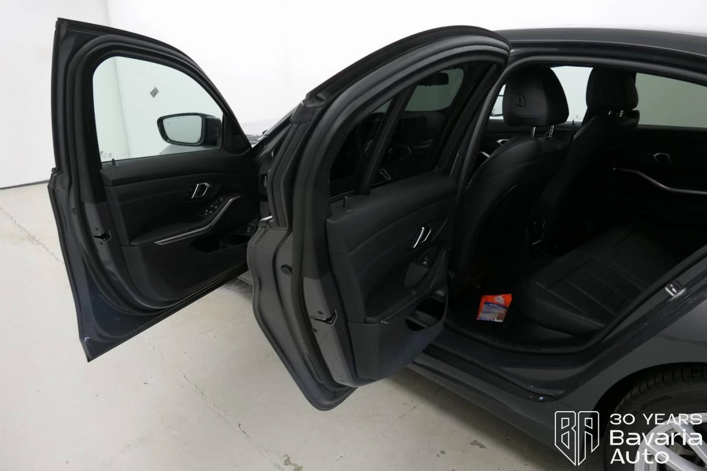 BMW 330 i xDrive M Sport Paket Sportautomatic | Mobile.bg   5