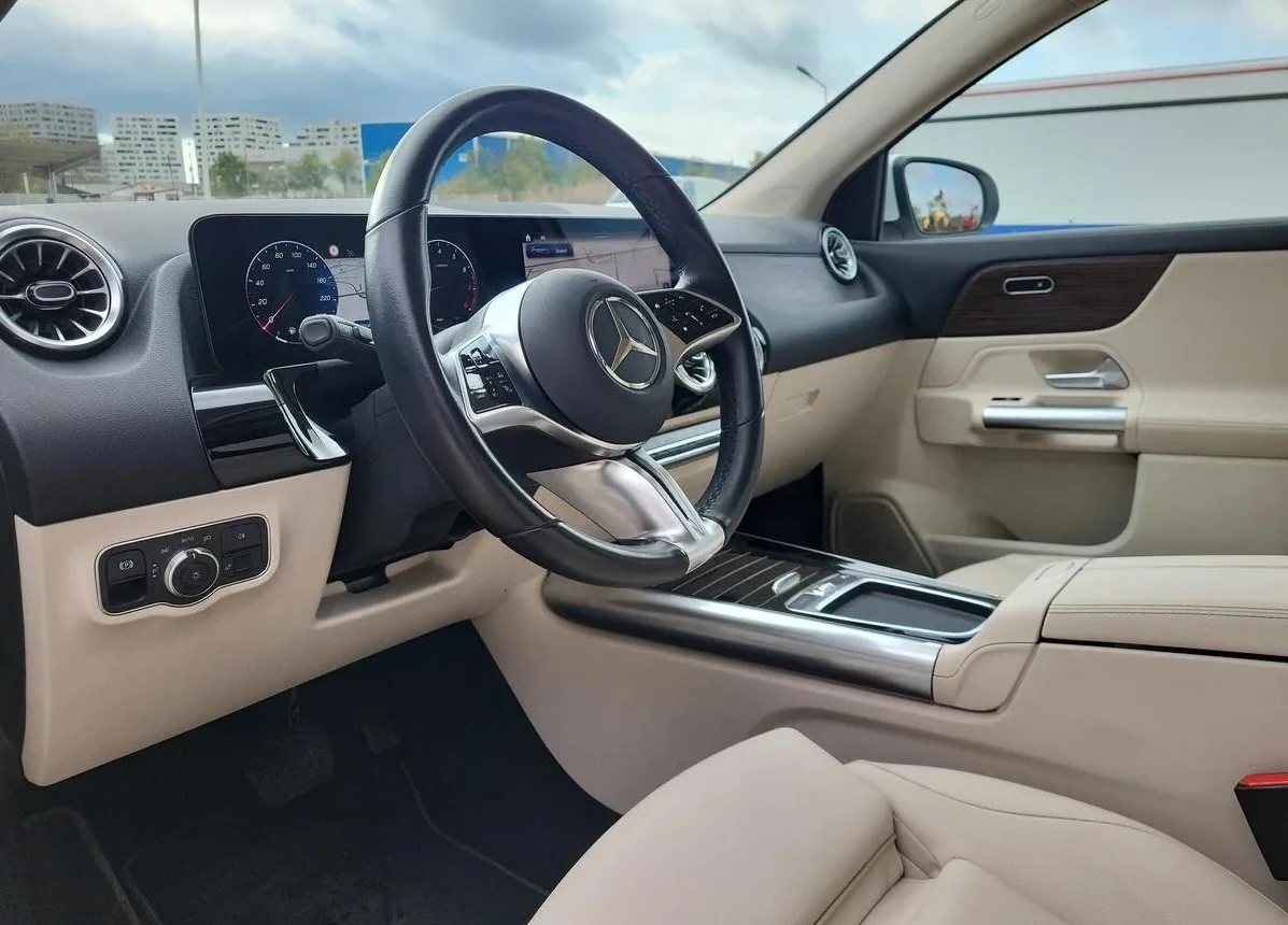 Mercedes-Benz GLA 180  - изображение 6