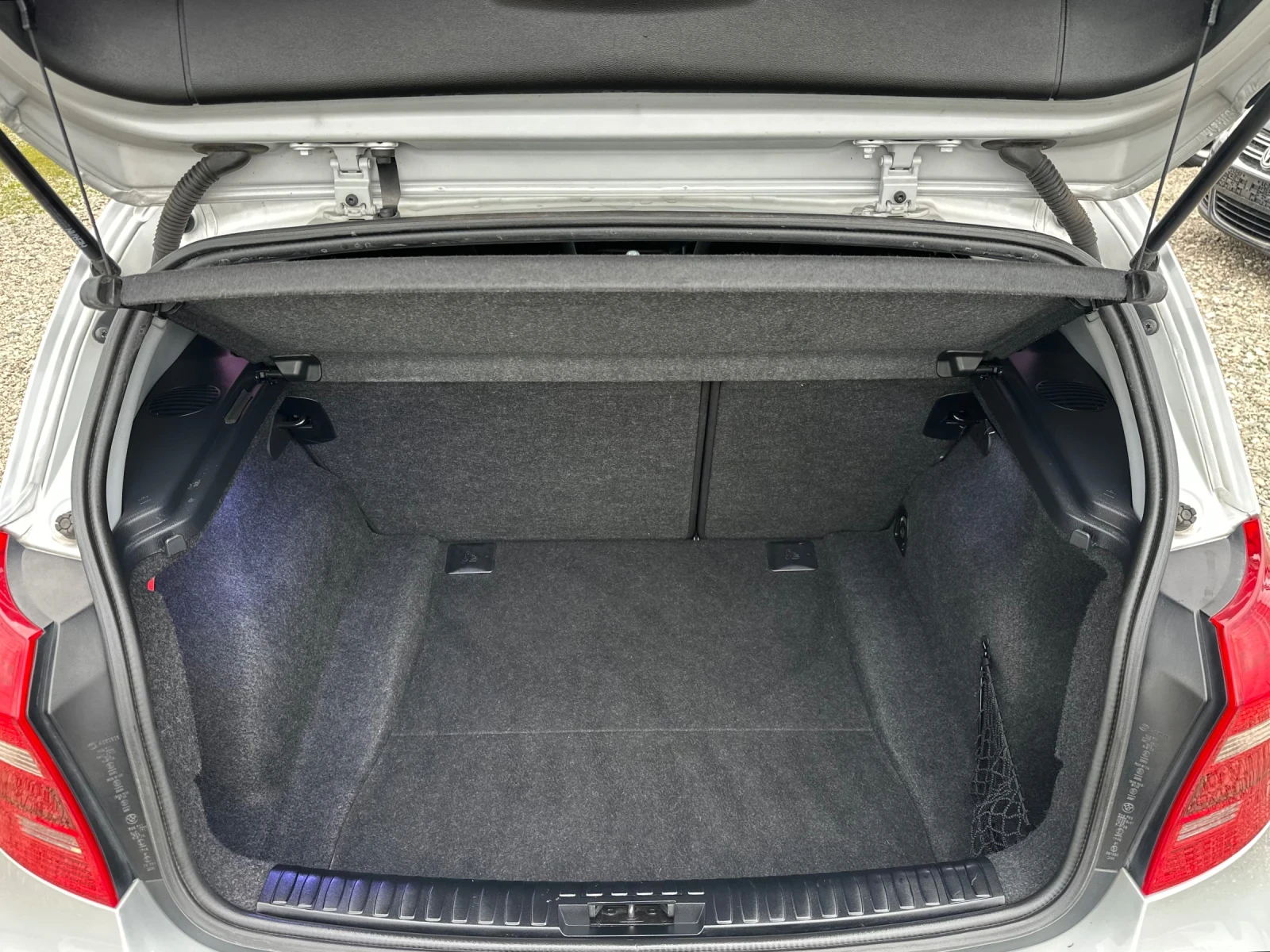 BMW 118 2.0d 143kc M-sport, снимка 12 - Автомобили и джипове - 53529768