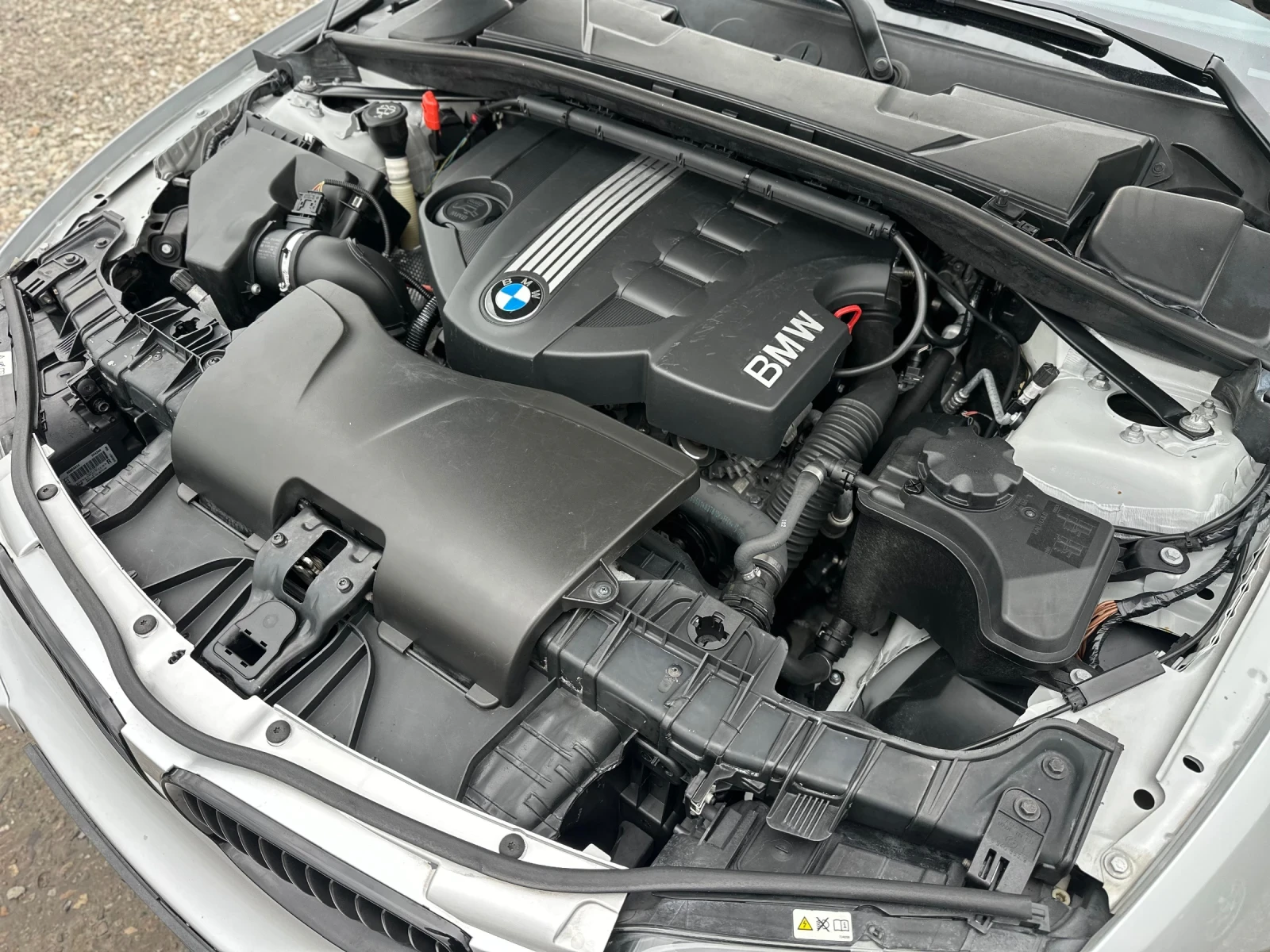 BMW 118 2.0d 143kc M-sport, снимка 16 - Автомобили и джипове - 53529768