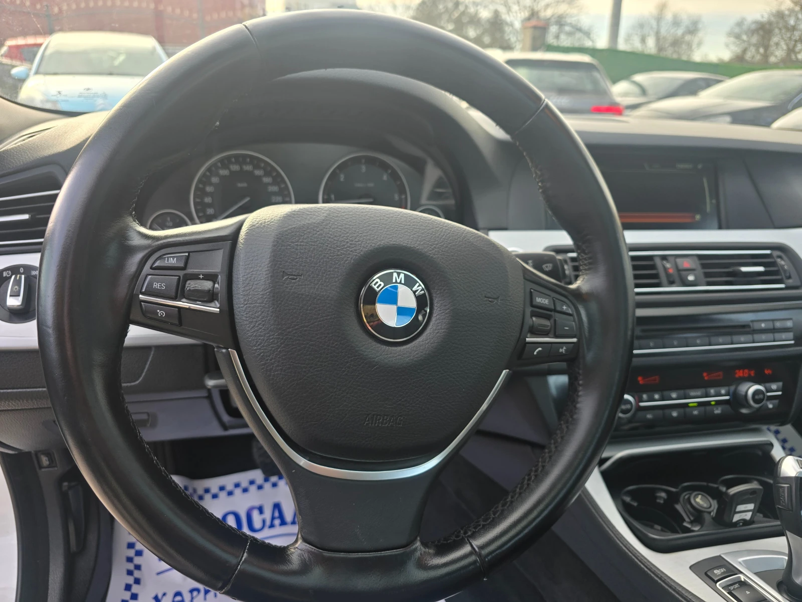 BMW 520 D-АВТОМАТИК-НАВИГАЦИЯ-КОЖА, снимка 17 - Автомобили и джипове - 53799929