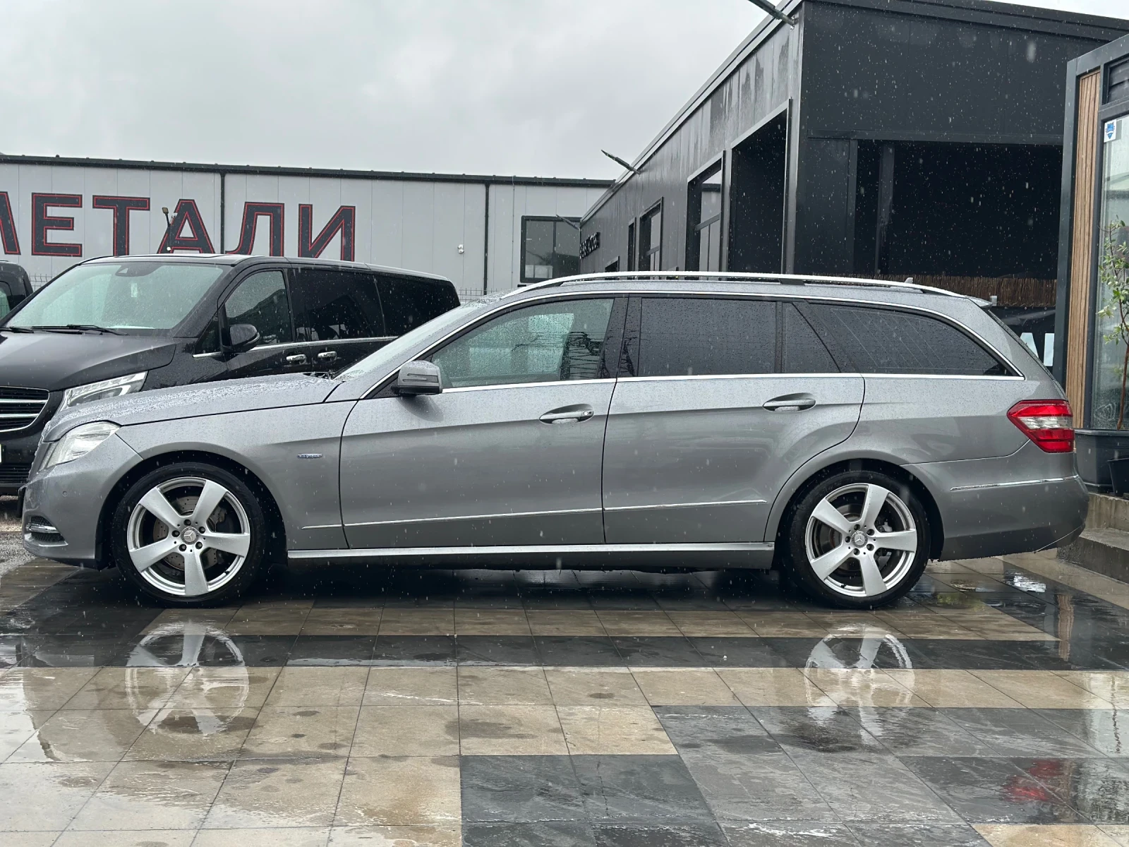 Mercedes-Benz E 250 * 4Matic* 7G-Tronic* 2013г.* , снимка 5 - Автомобили и джипове - 54000441