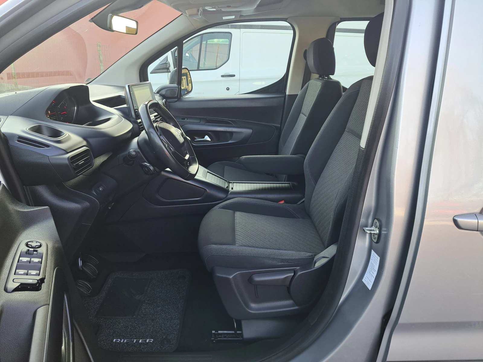 Peugeot Rifter 1.5HDI-GTLINE-LED-NAVI-PDC-EURO6B-KLIMATRONIK, снимка 13 - Автомобили и джипове - 54663385