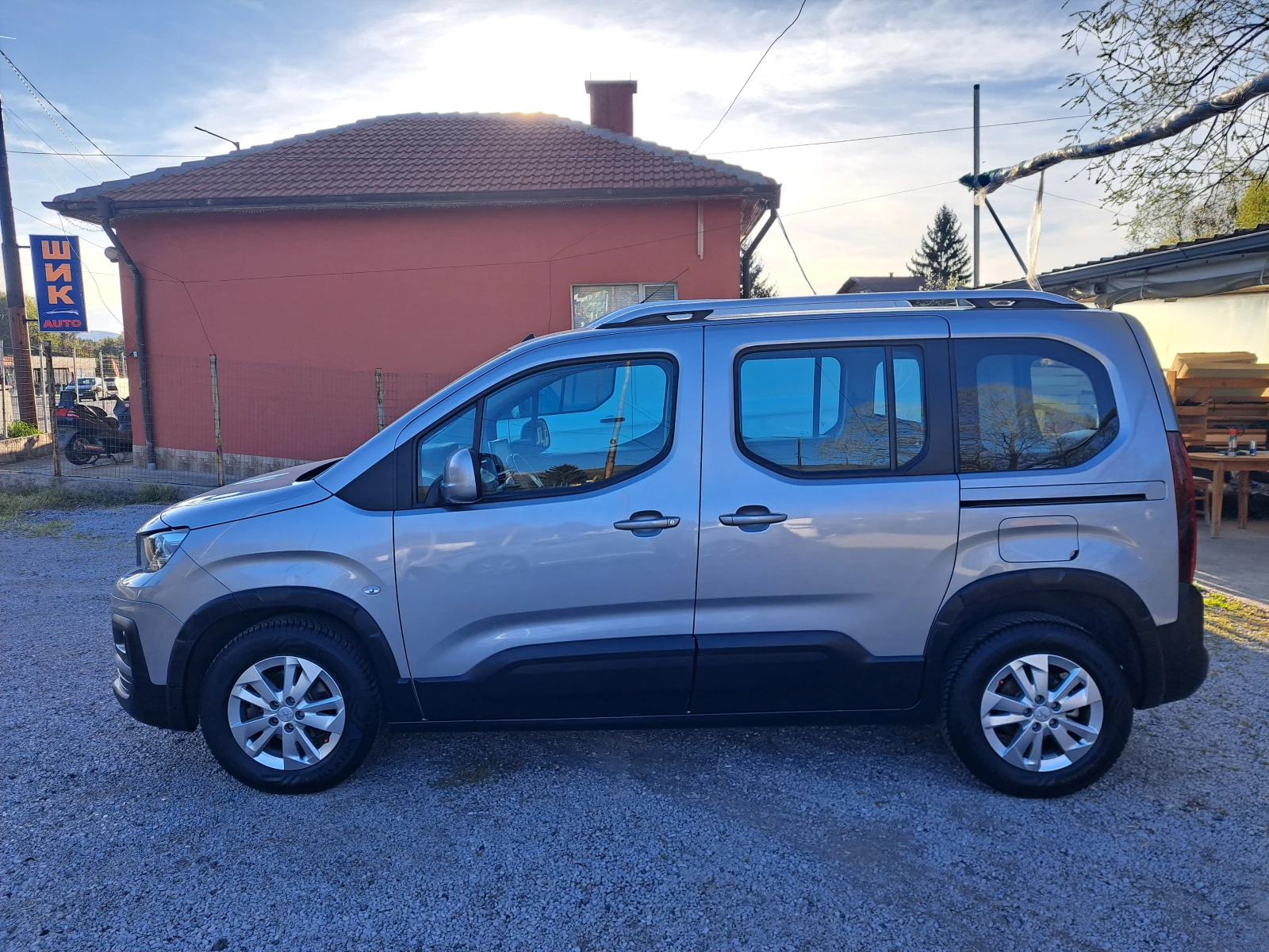 Peugeot Rifter 1.5HDI-GTLINE-LED-NAVI-PDC-EURO6B-KLIMATRONIK, снимка 4 - Автомобили и джипове - 54663385